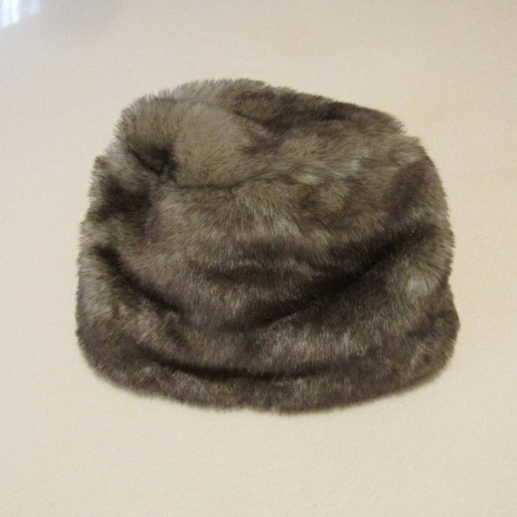 Francesca's Faux Fur Toque HAT - Picture 5 of 6